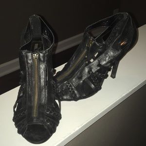 Steve Madden “Raptor” zip peep toe heels